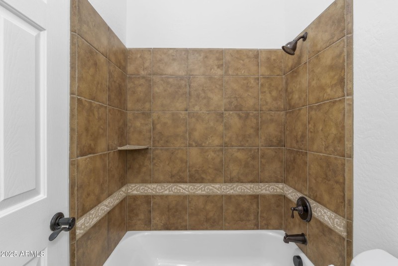 Tub/Shower w/ Tile Surround