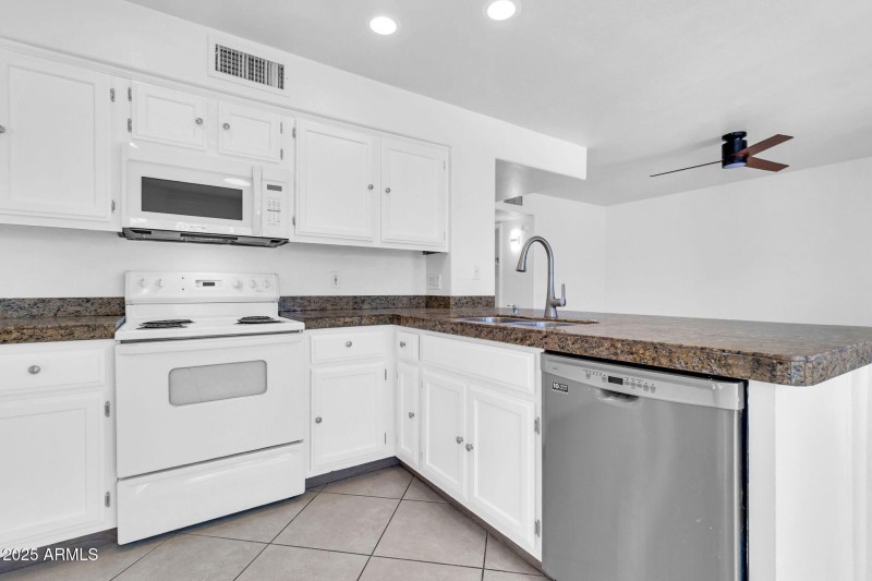 1417 W Lake Mirage Ct-17