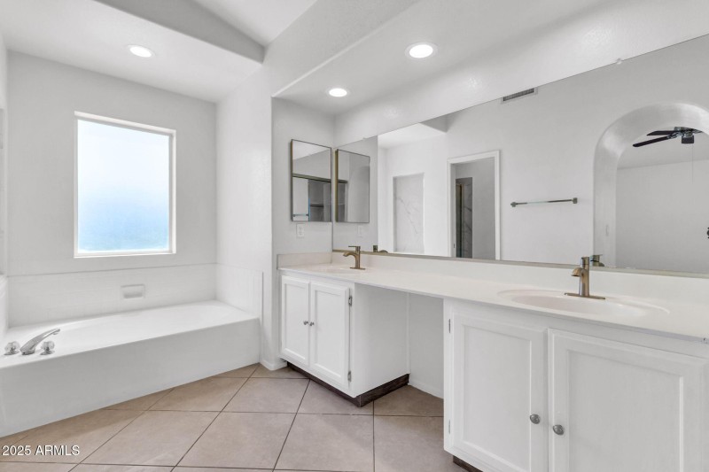 1417 W Lake Mirage Ct-21