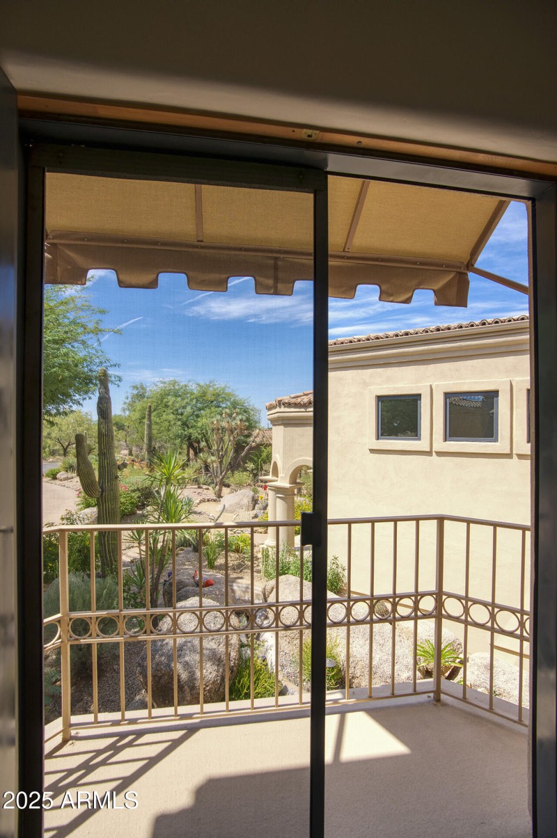 Juliet Balcony off Primary