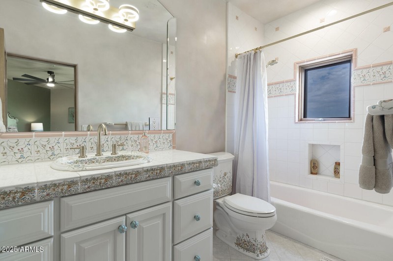 Bedroom 4 En-Suite Bath