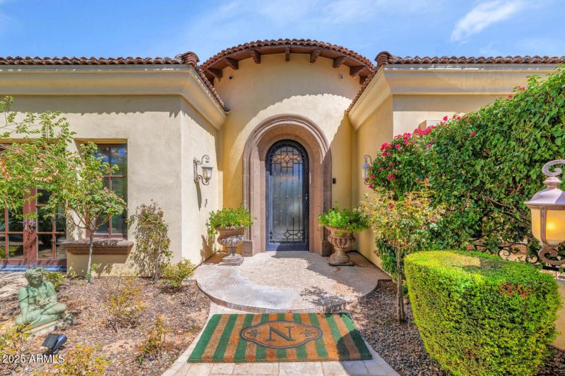 6730 E Sunnyvale Rd-large-008-053-6730 E