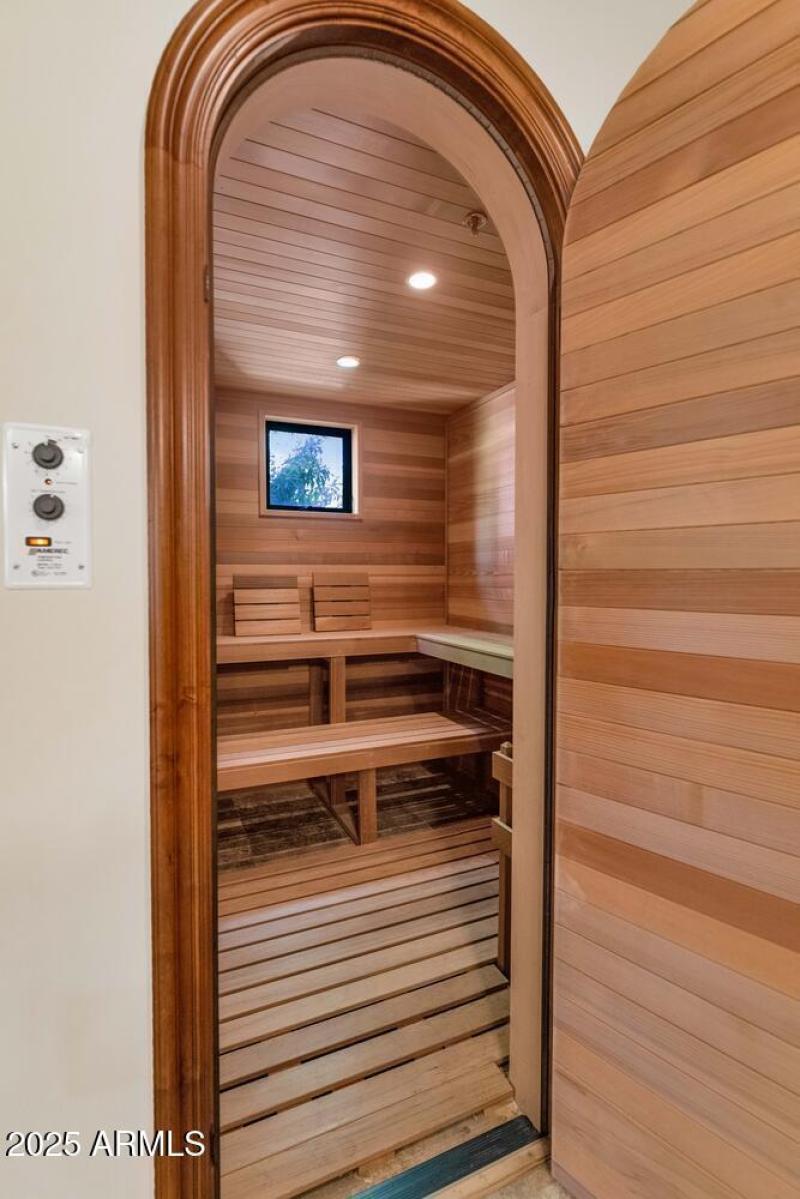 6730 E Sunnyvale Rd-large-035-059-6730 E