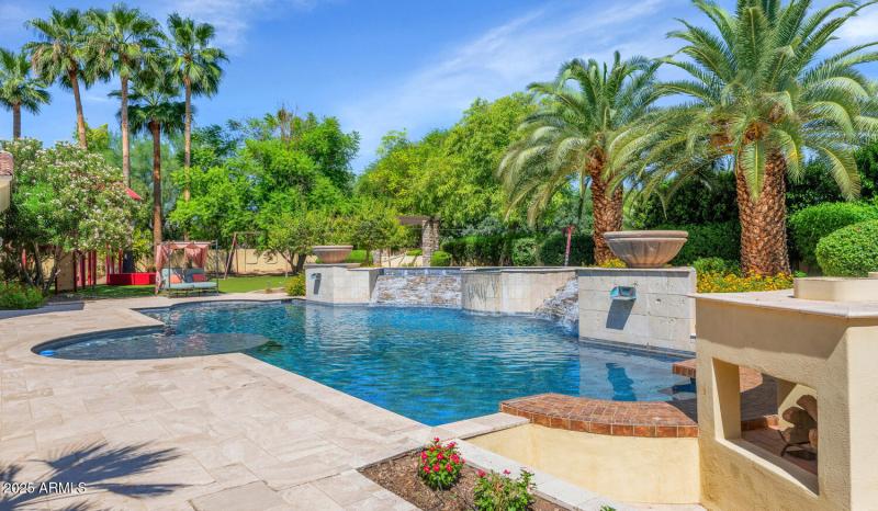 6730 E Sunnyvale Rd-large-057-040-6730 E