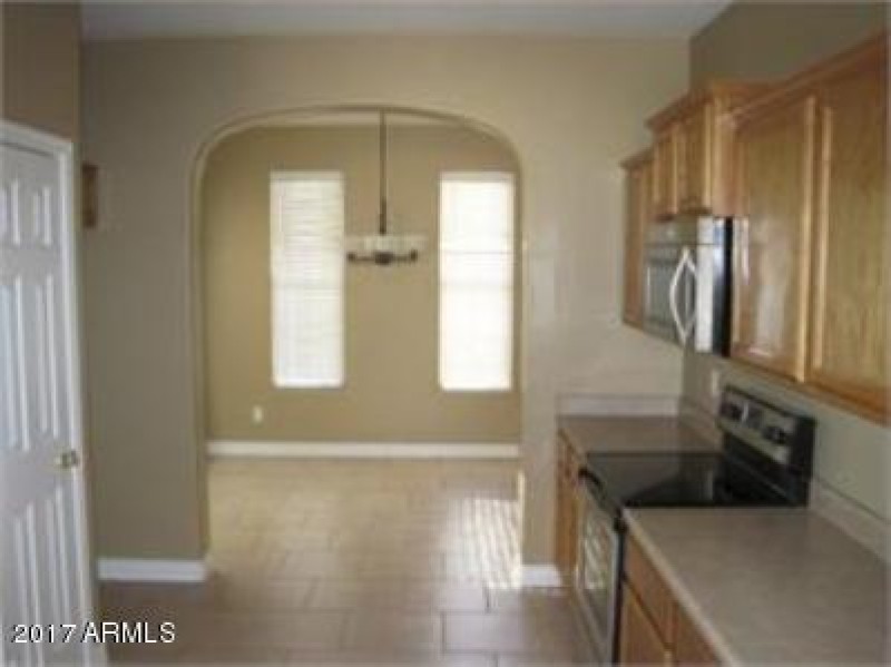 b358543476744f4ba00e7bee65898433_300x400