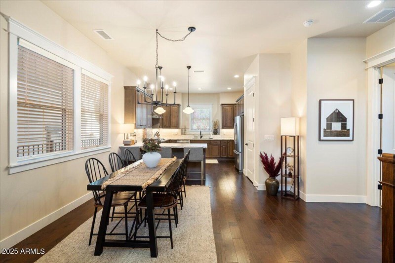 Dining/Kitchen Area