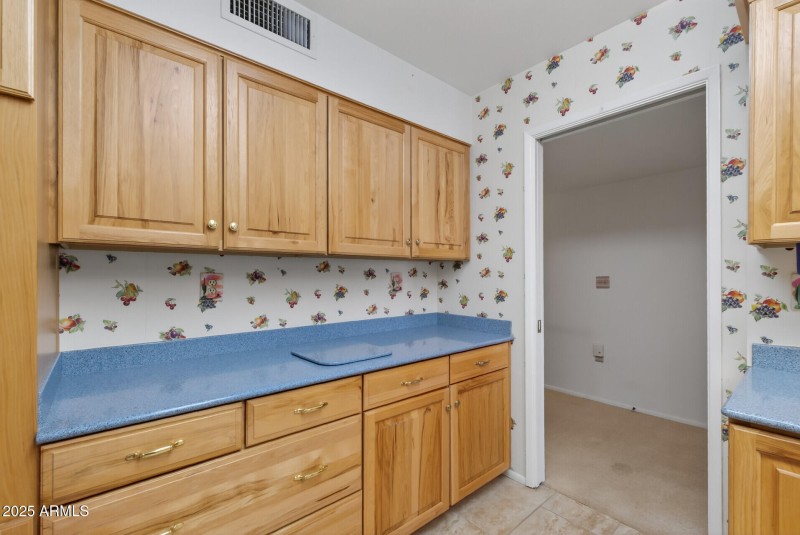 28_10801_W_Mountain_View15_mls