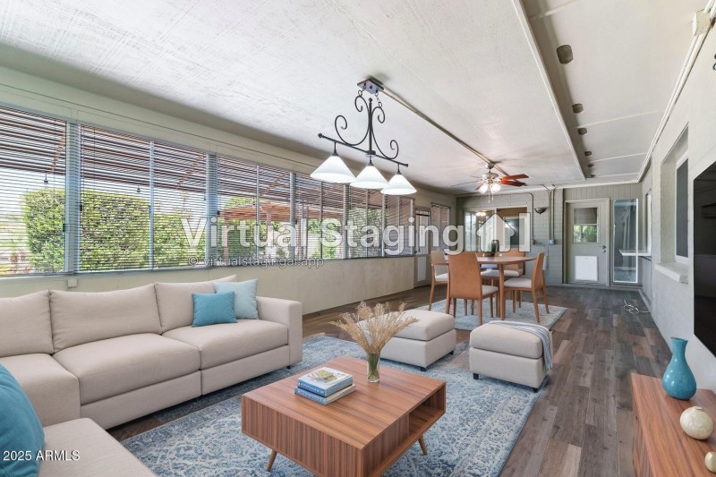 22_3512-s-elm-st-22 - Living Room - Stan