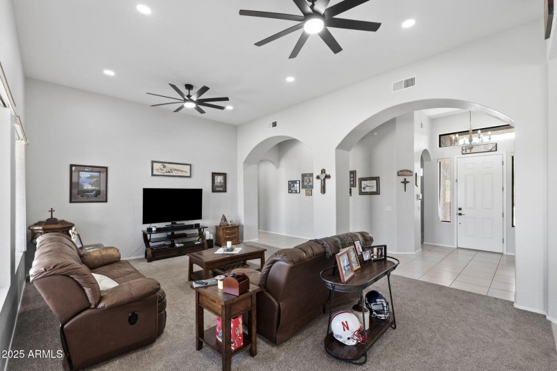 10__11518 E Enrose St