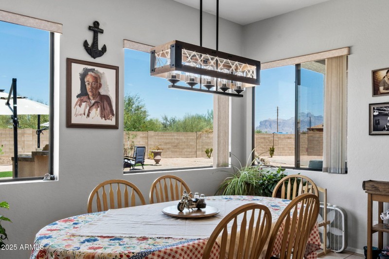 16__11518 E Enrose St