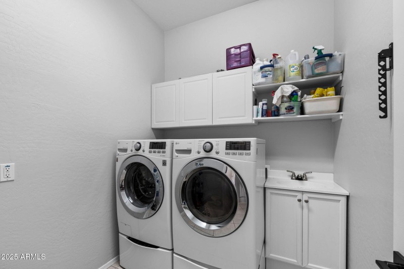 27__11518 E Enrose St