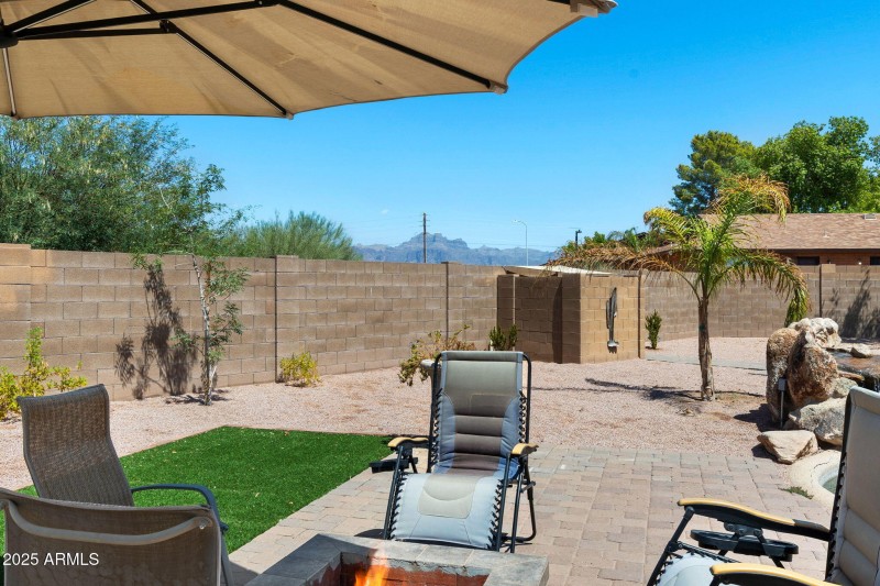 35__11518 E Enrose St