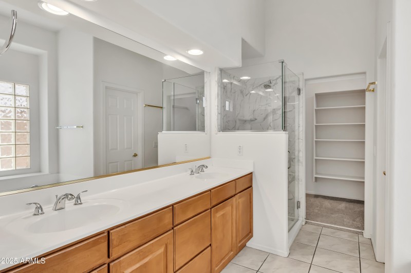 Master Bathroom (3)