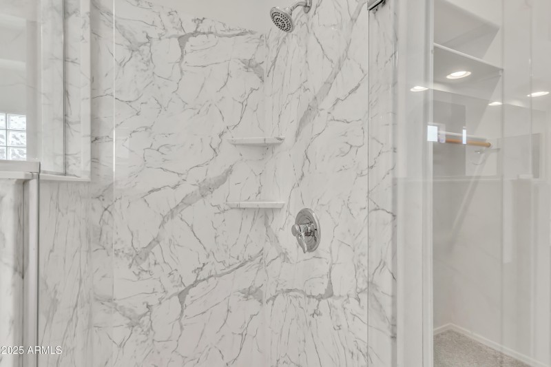 Master Bathroom (4)