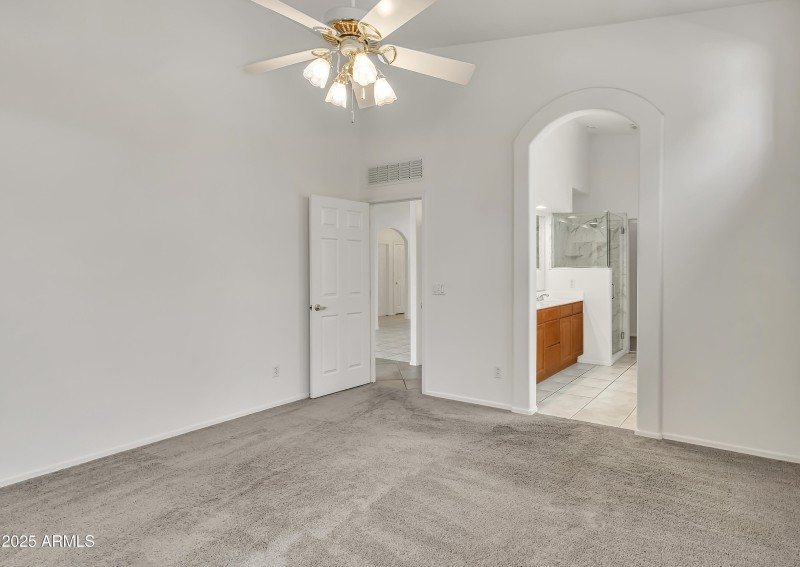 Master Bedroom (3)