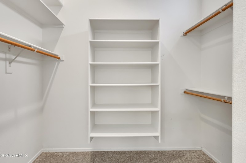 Master Closet (1)