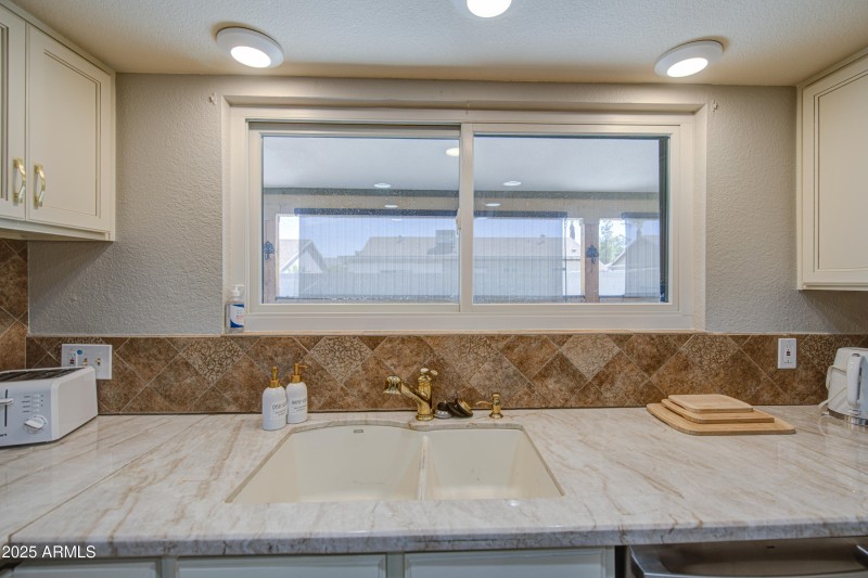Kitchen 4