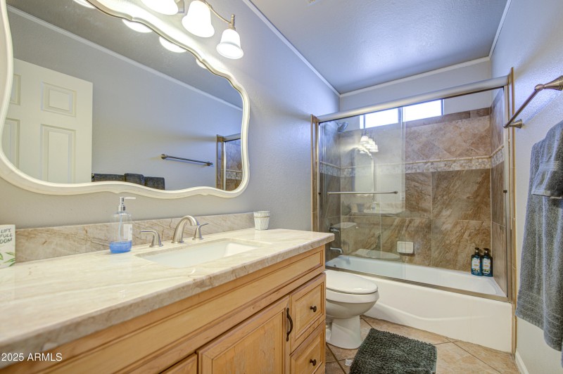 Bathroom 2-pic 2
