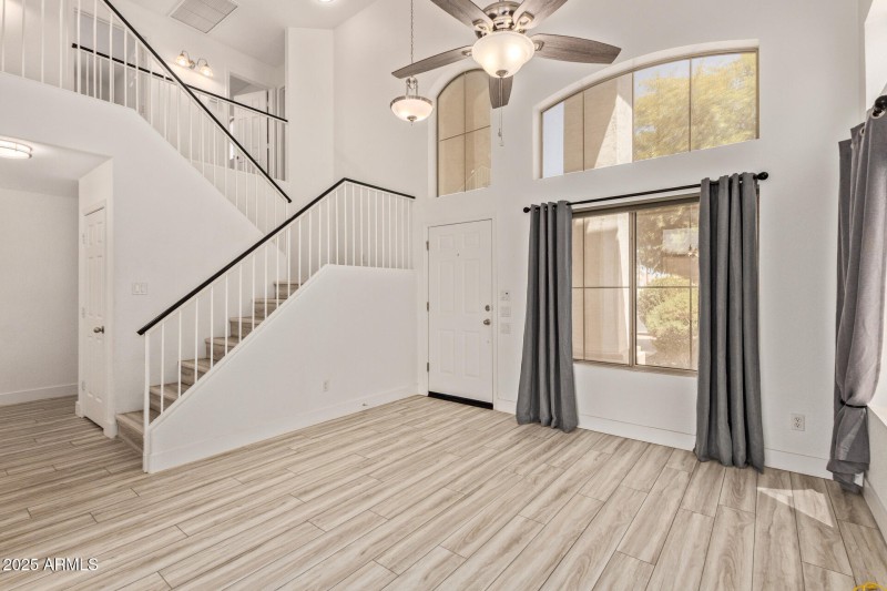 07 -Entrance/stair case