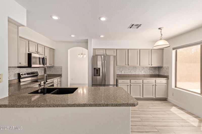 14 - Kitchen
