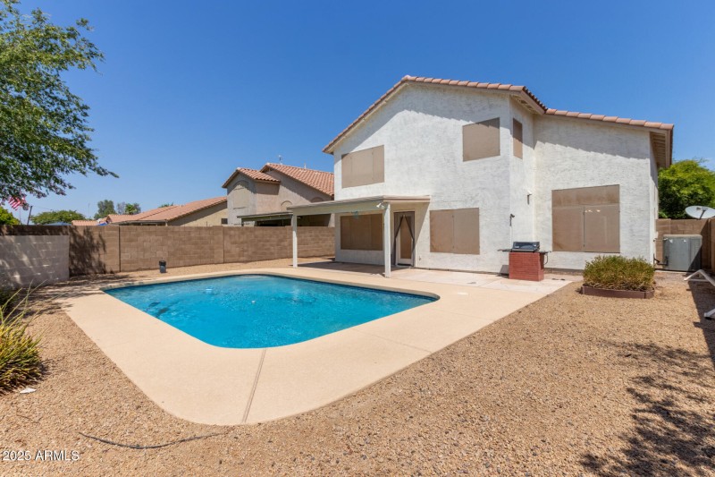 32 -Backyard/Pool