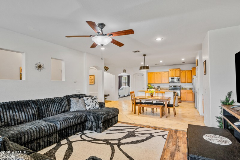 43579 W Sansom Dr-19