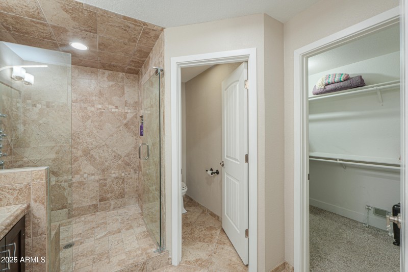 Walk-In Shower w/ Bench