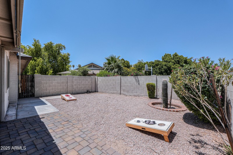 Side Yard - Plant a Garden or Turf