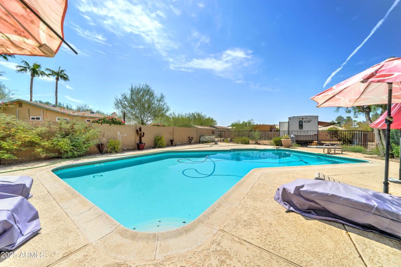 9511 E Gary Rd-17