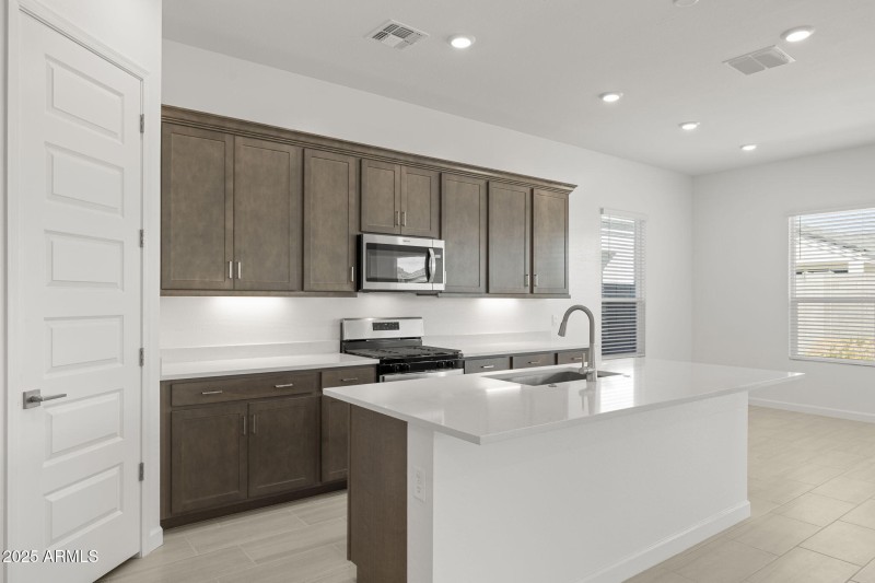 15-web-or-mls-1746-e-questa-dr