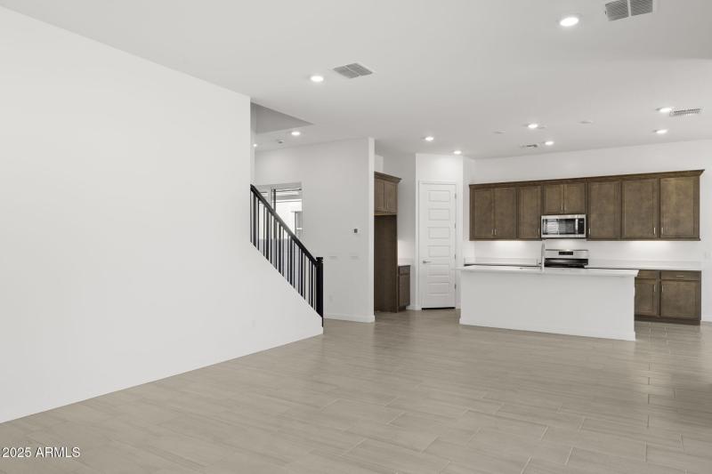 26-web-or-mls-1746-e-questa-dr
