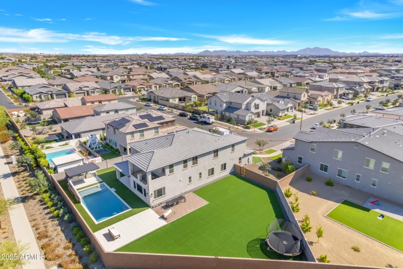 184_514_a4m_luxtwins