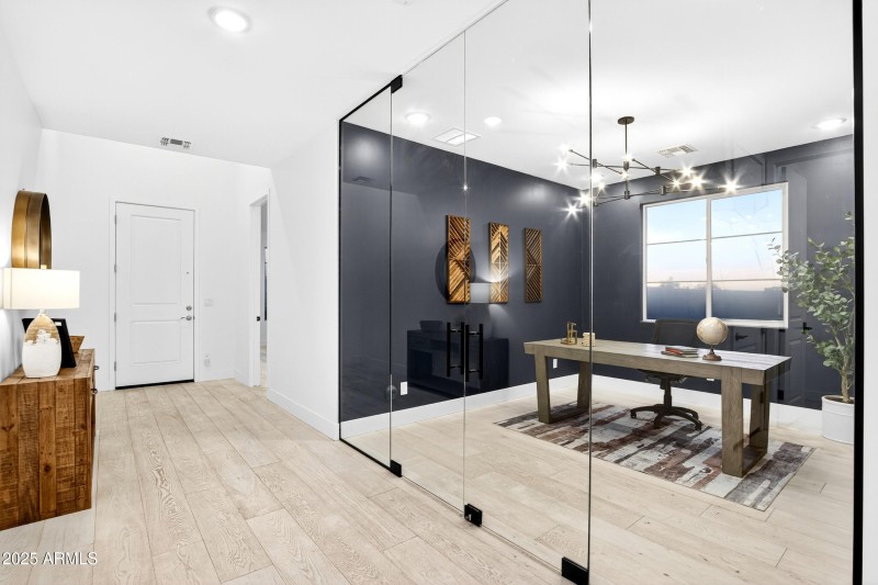 79_149_446_a4m_luxtwins