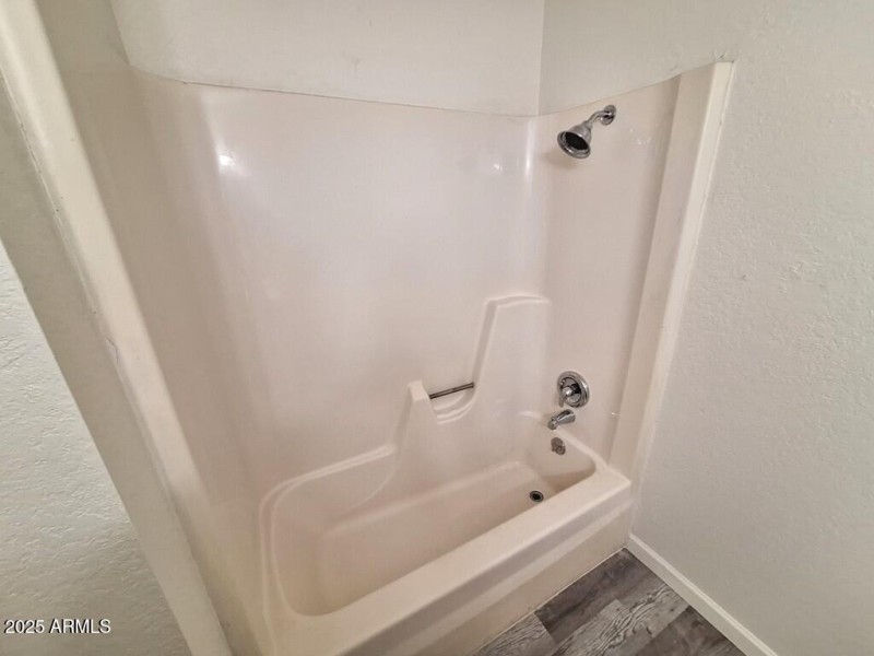 hall bath tub