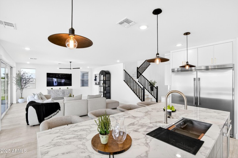 57_120_360_a4m_luxtwins