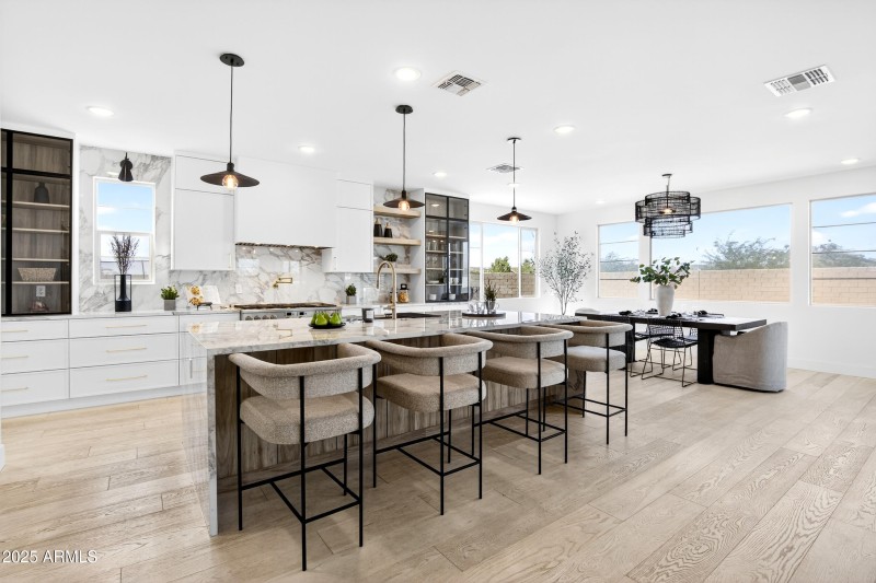 51_114_341_a4m_luxtwins