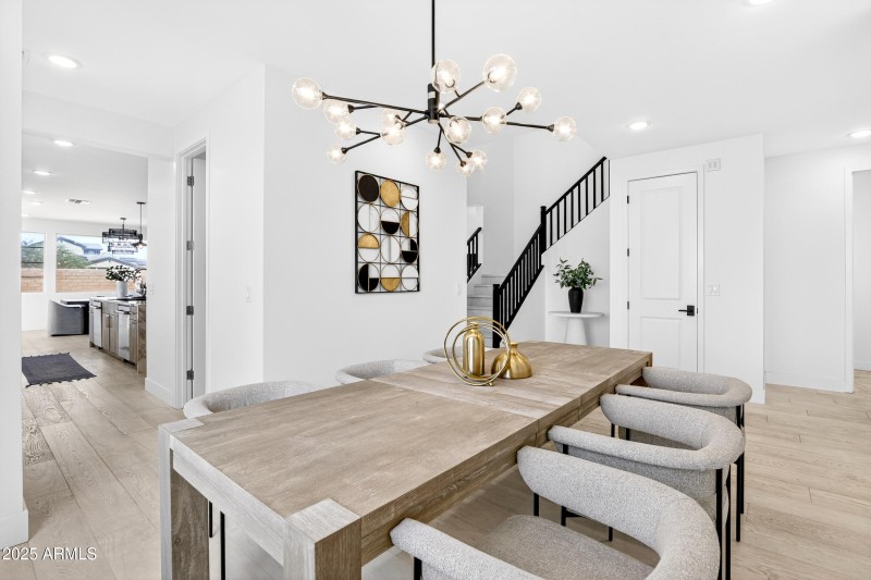 41_095_285_a4m_luxtwins