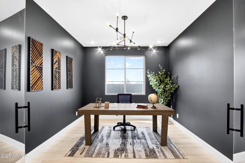 32_085_255_a4m_luxtwins