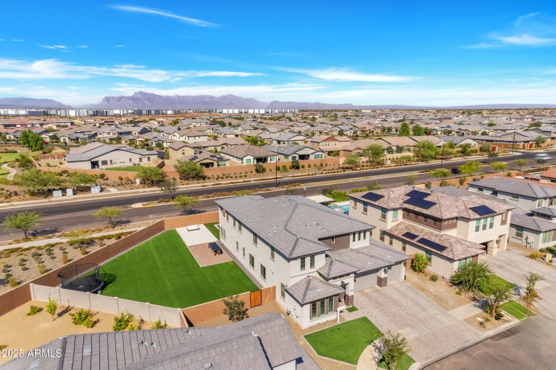 182_508_a4m_luxtwins