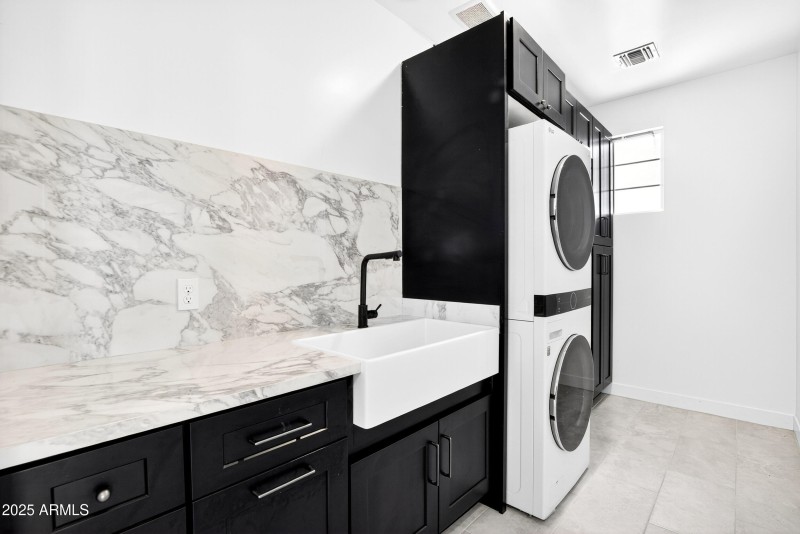 152_015_045_a4m_luxtwins