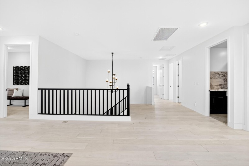 114_025_075_a4m_luxtwins