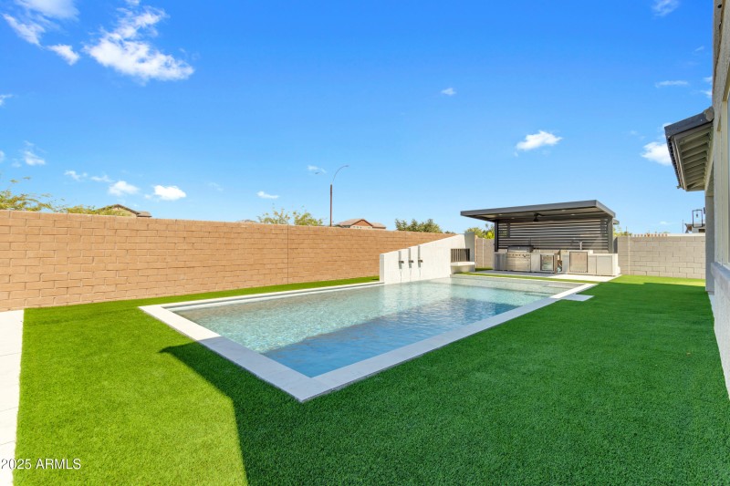 173_211_a4m_luxtwins