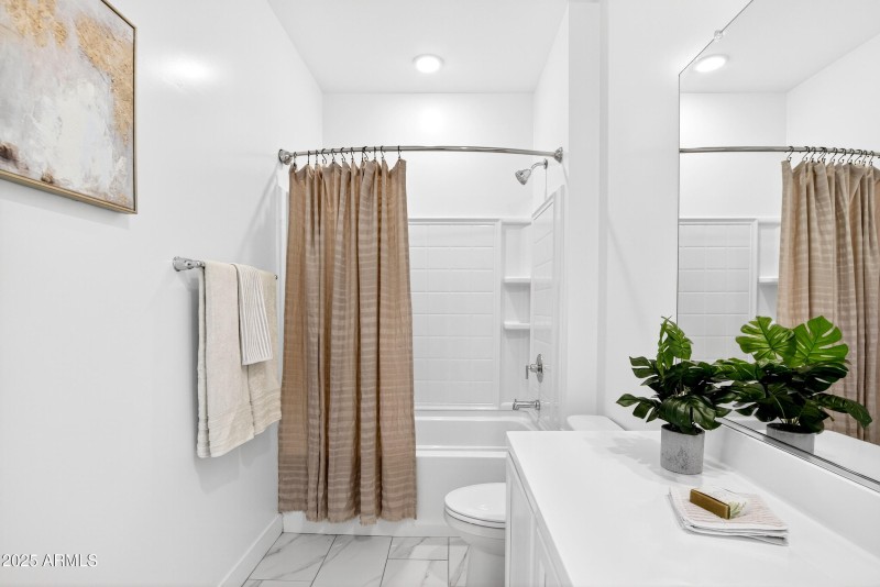 97_010_029_a4m_luxtwins