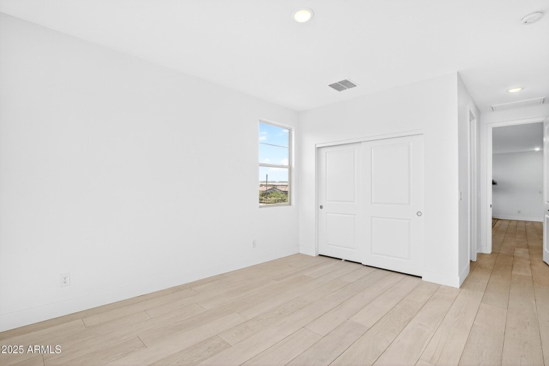 154_017_049_a4m_luxtwins