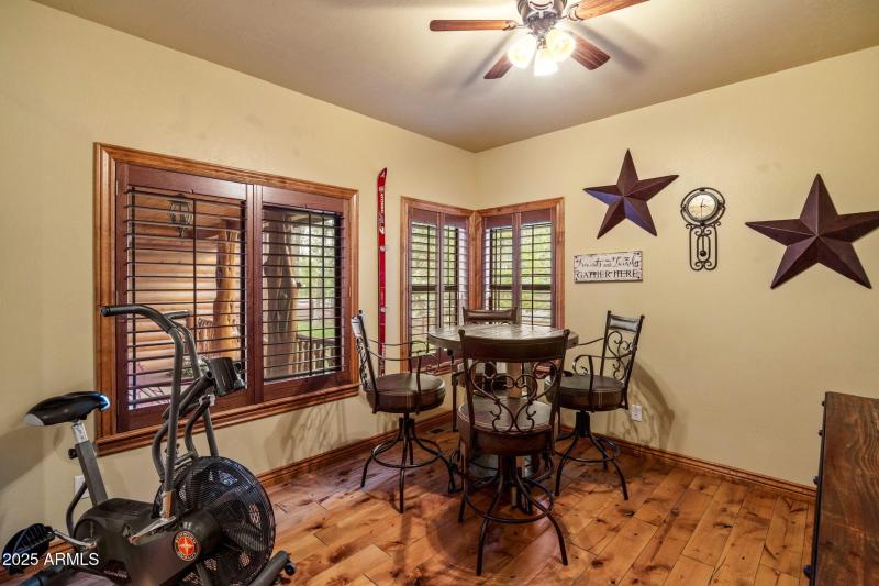 Sitting room with plenty of space