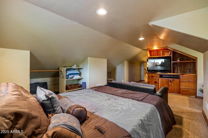Bedroom 5 Entertainment