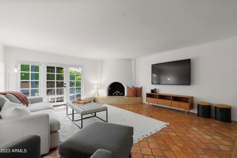 Bright & Open Great Room