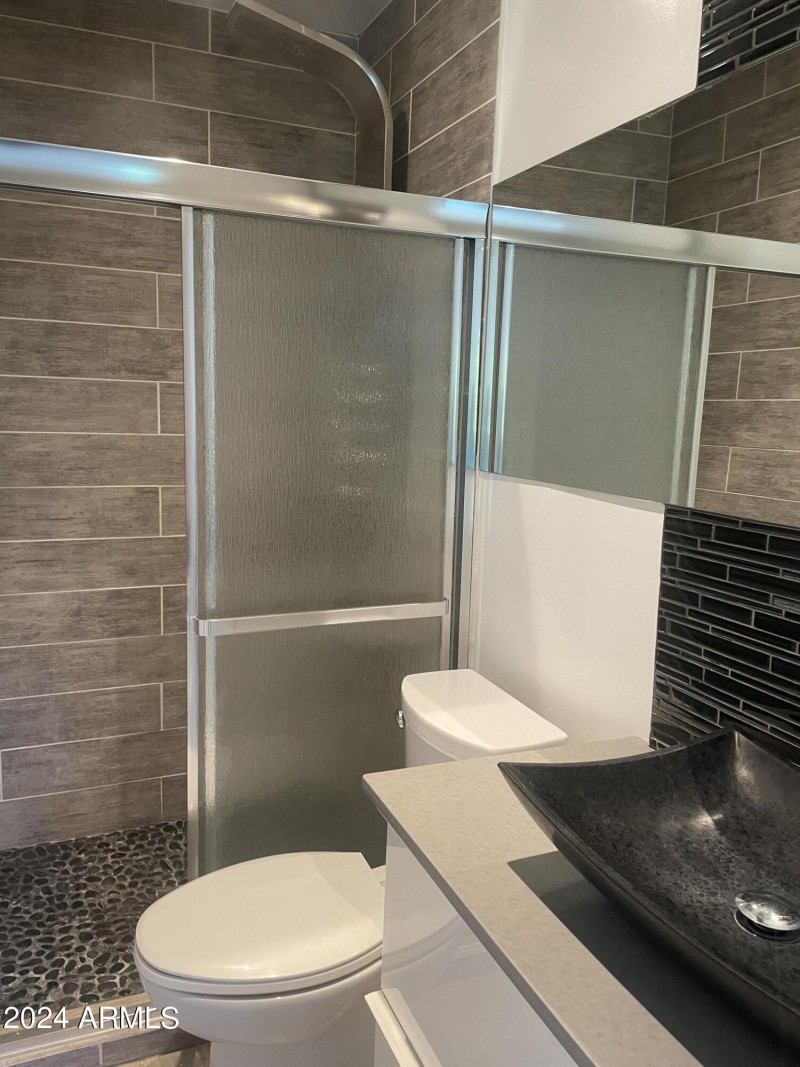 bathroom2