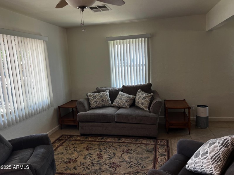 Livingroom2