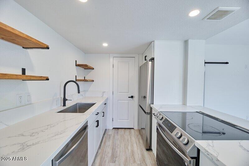 Kitchen w appliances